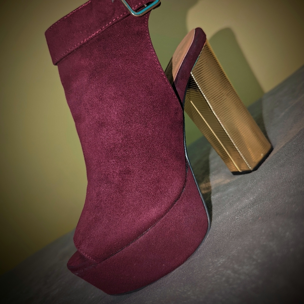 Burgendy Charlotte Russe bootie chunk heels